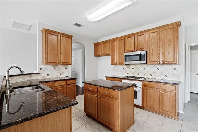 Building Photo - 4404 Waskom Dr