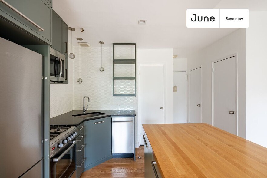 Building Photo - 491 W 22nd St