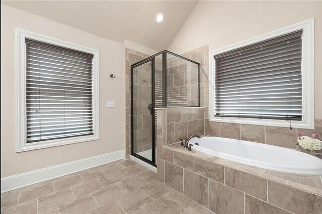 Building Photo - 7860 Highland Bluff