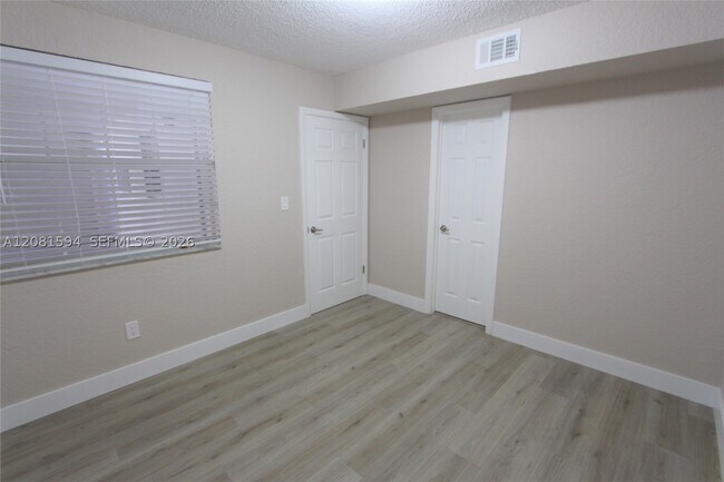 Building Photo - 2880 N Oakland Forest Dr
