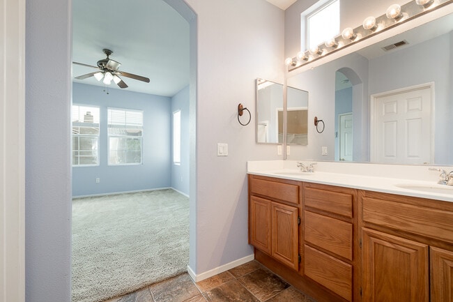 Building Photo - 1425 Caminito Borrego