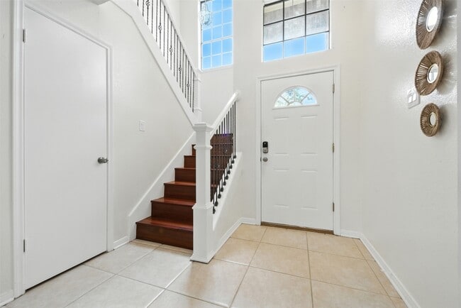 Building Photo - 4714 Sunshine Dr