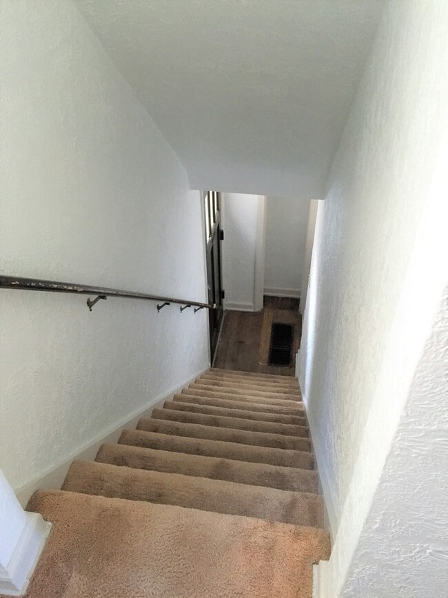 Building Photo - 1851 Capital Ave