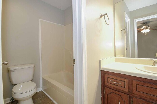 Building Photo - 700 Princeton Cir
