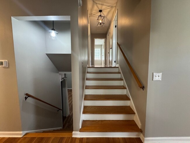Building Photo - Beautiful 4/3 House with Bonus Room in Wes...