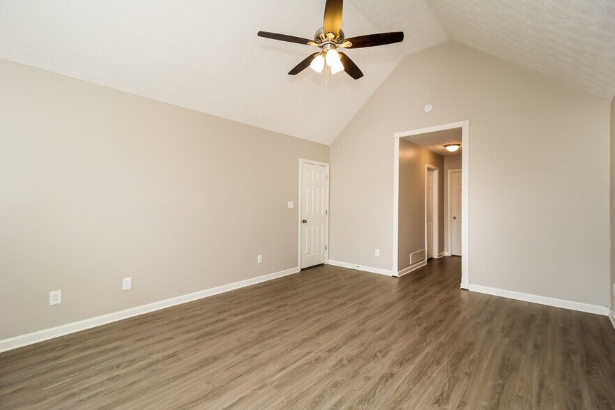 Building Photo - 300 Sterling Dr