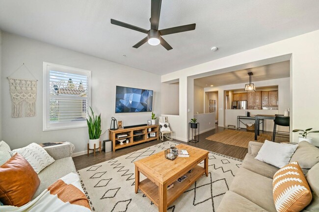 Building Photo - 8430 Crystal Walk Cir