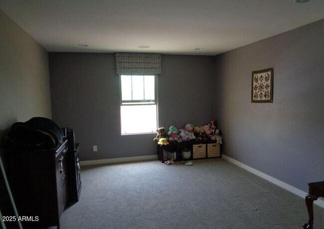 Building Photo - 240 N Senate St