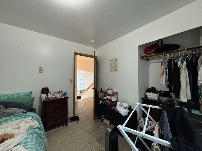 Building Photo - 4 Bedroom 2 Bathroom Duplex - Near WWU