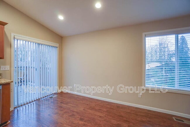 Building Photo - 1114 Division St