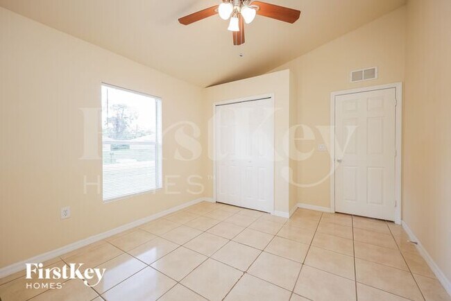 Building Photo - 317 Apartment St