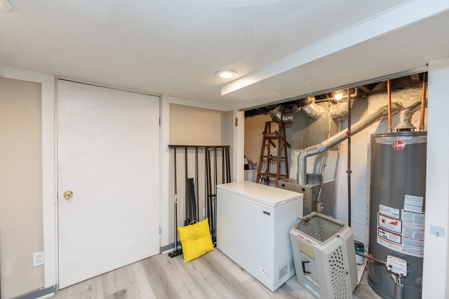 Building Photo - 1446 Hopkins Ave