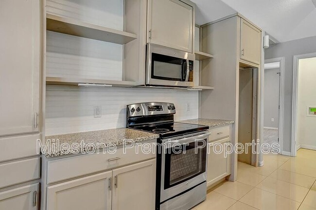 Building Photo - 1231 W Chestnut St