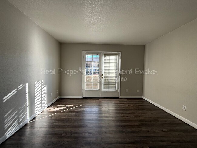 Building Photo - 5995 N 78th St