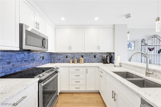 Building Photo - 9653 Gulf Shore Dr