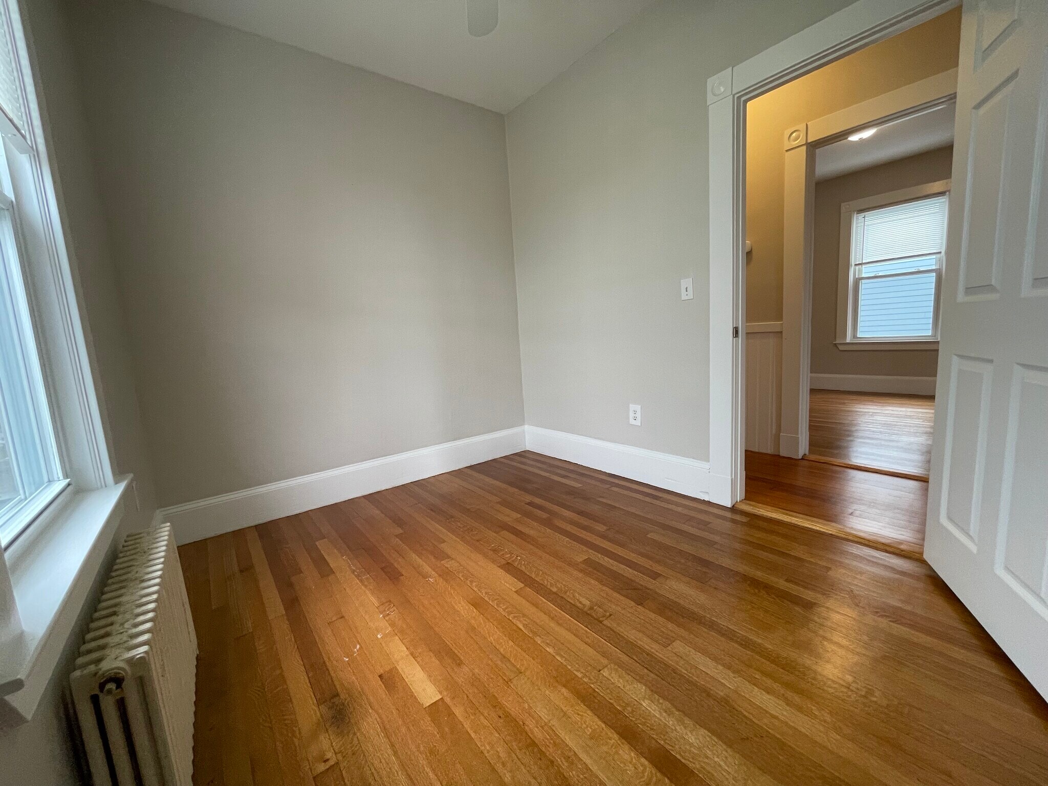 Building Photo - 27 Dix St