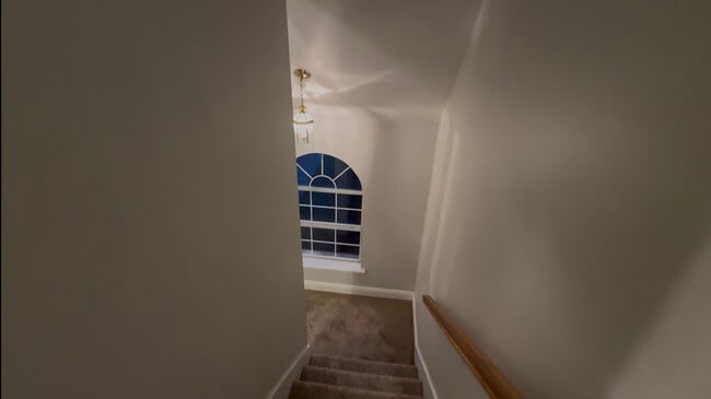 Building Photo - 408 Hidden Oaks Cir