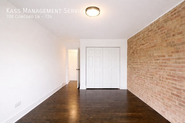 Building Photo - 700 Concord Ln