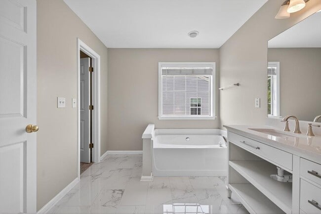Building Photo - 591 Wendlebury Ct