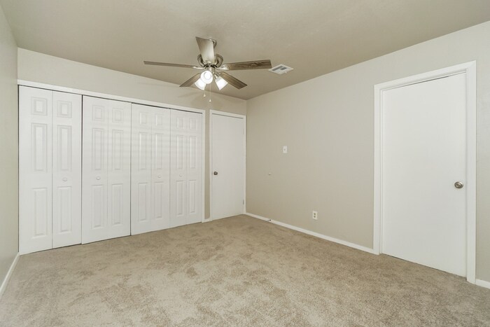 Building Photo - 1070 Hickory Trail St