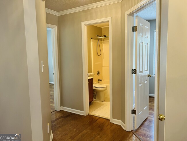 Building Photo - 155 Woodstream Wy