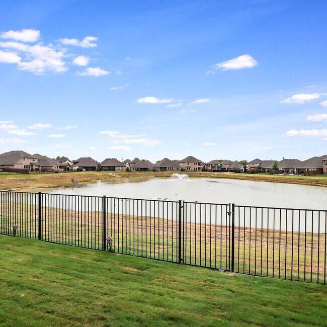 Building Photo - 9105 Conroe Dr