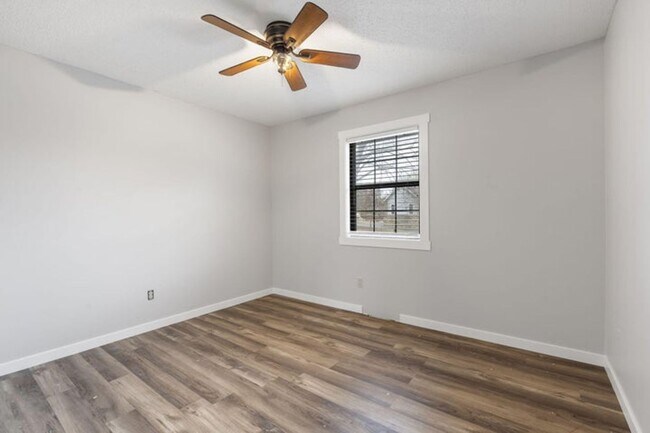 Building Photo - NEWLY REMODELED HOME | 3 Bedroom | 2 Bath ...