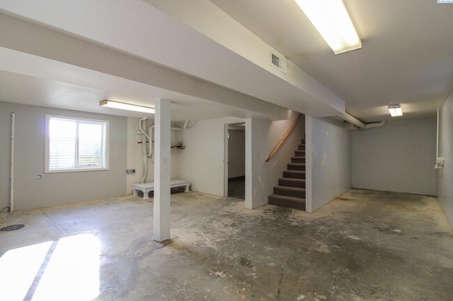 Building Photo - 2 Bed/1 Bath + an Office House in Rural Pasco