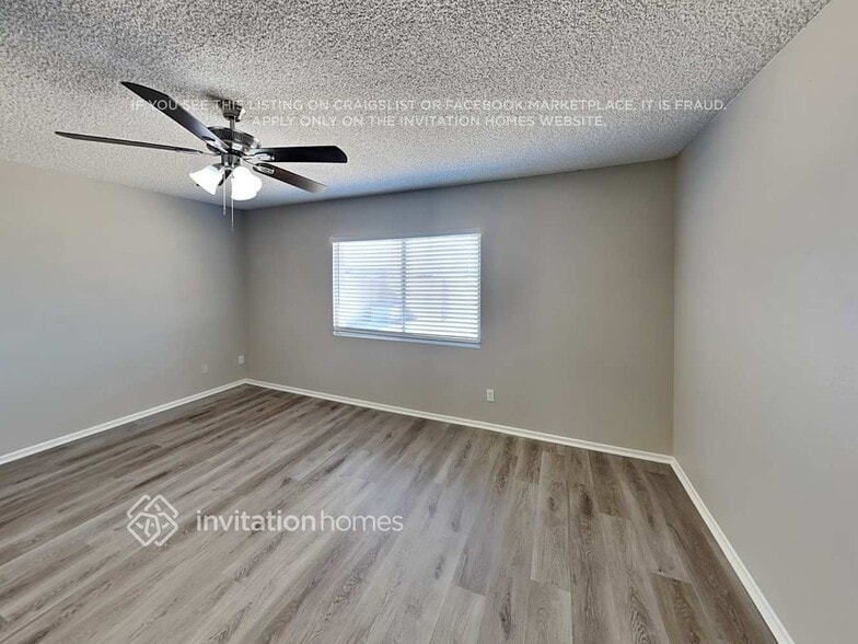 Building Photo - 5720 N 48th Ln