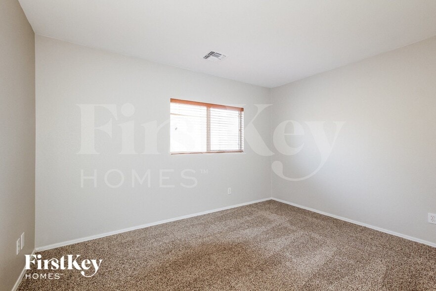 Building Photo - 15843 W Crocus Dr