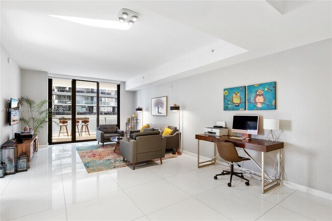 Building Photo - 1010 Brickell Ave