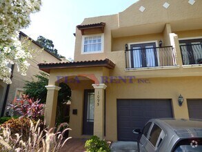 Building Photo - *** 3/2.5 with 1 car garage/ Townhouse Th...
