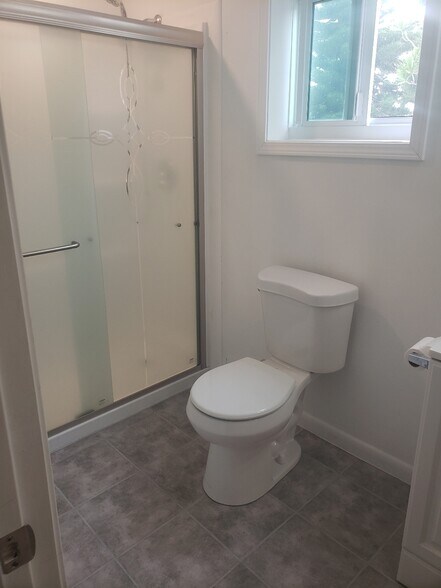 Building Photo - 129 Cunningham Ln