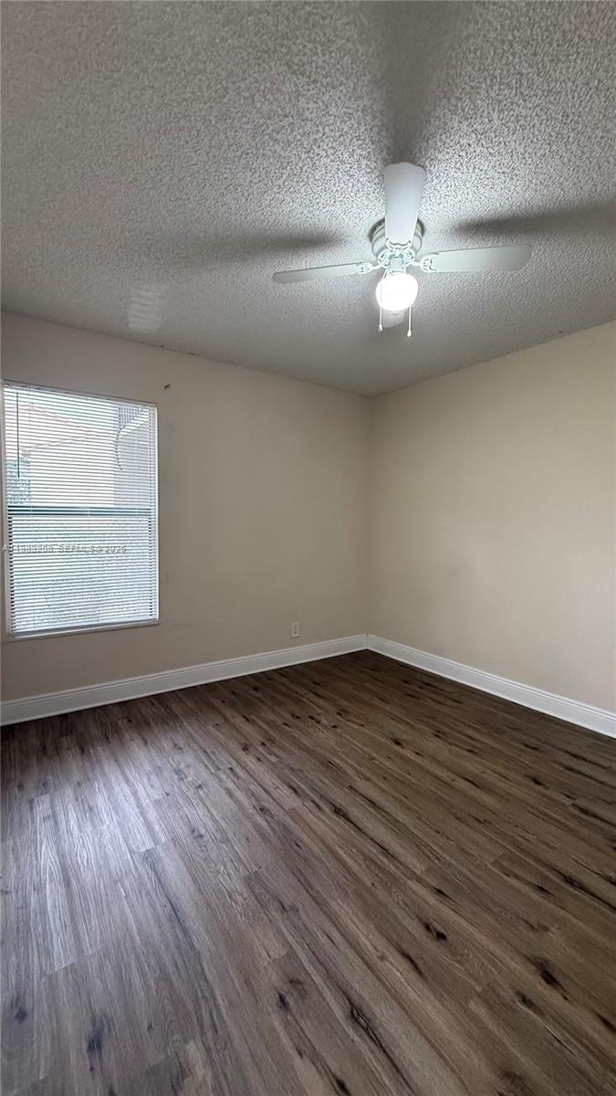 Building Photo - 1500 Lake Crystal Dr