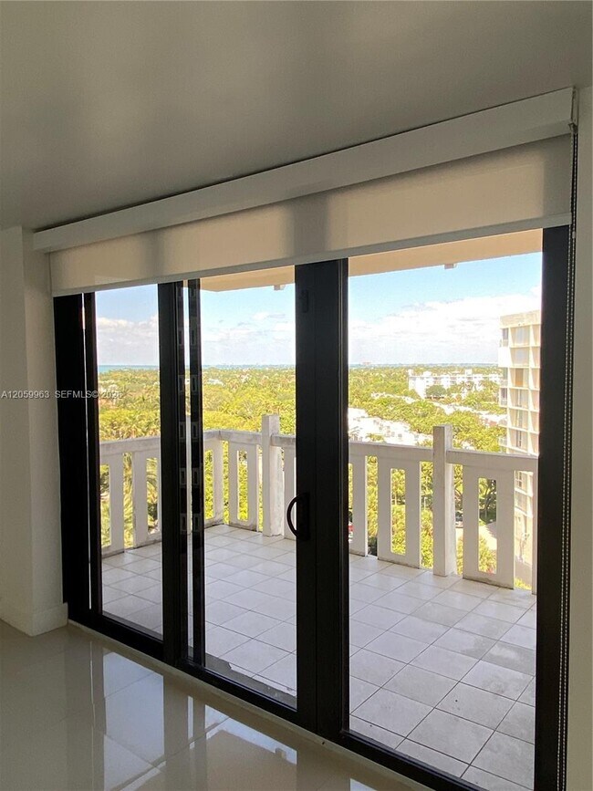 Building Photo - 1111 Crandon Blvd