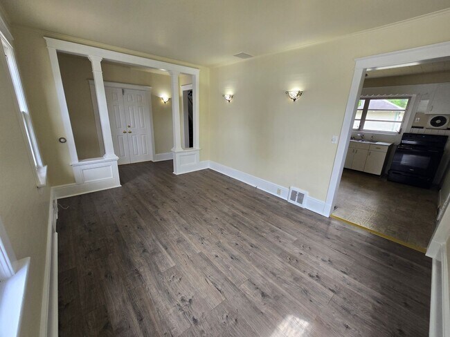 Building Photo - 4 bedroom House in East Stroudsburg Borough!