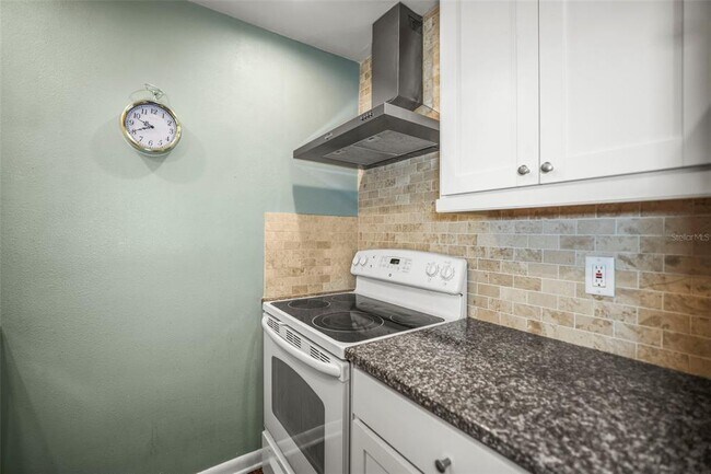 Building Photo - 11655 3rd St E