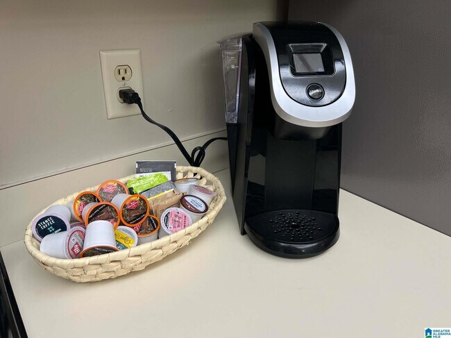 Building Photo - 1120 Beacon Pkwy W