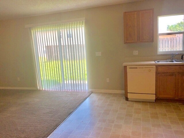 Building Photo - AVALON PARK!MOVE IN NOW! LARGE 5bd 2.5 bat...