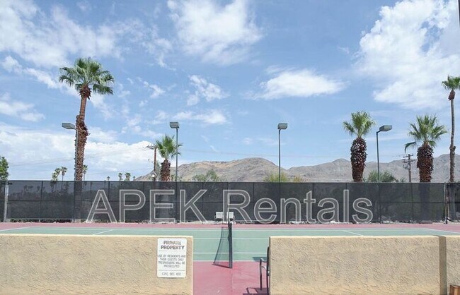 Building Photo - 211 Canyon Cir N