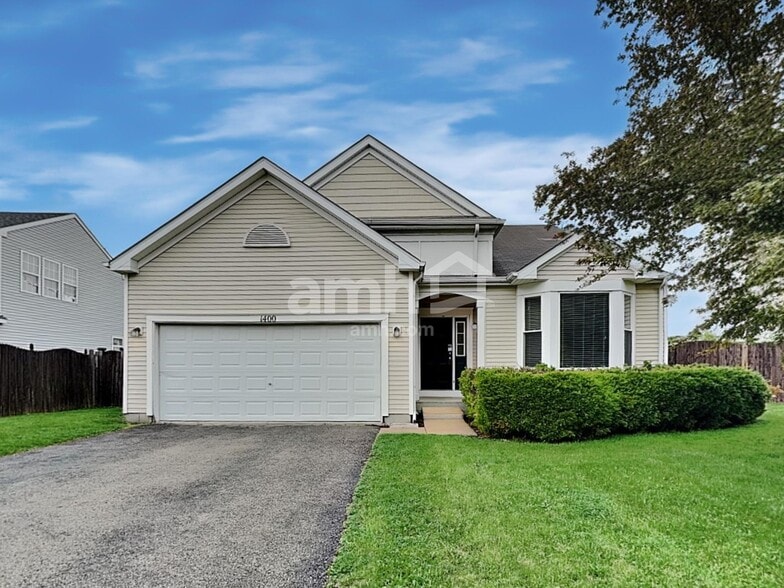 Primary Photo - 1400 Bridgehampton Dr