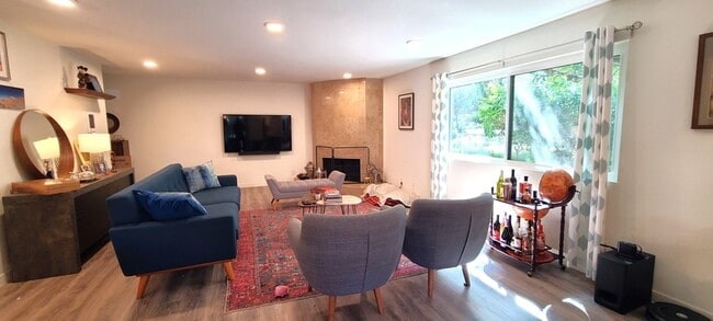 Building Photo - 5750 Friars Rd