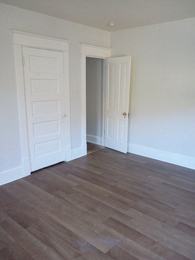 Building Photo - 433 Ferndale Ave