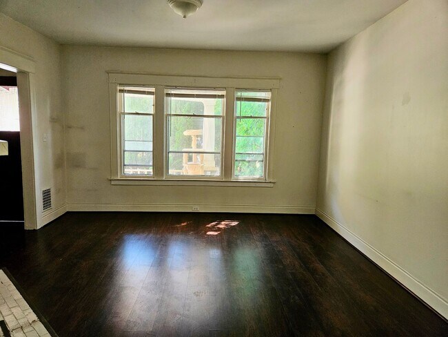 Building Photo - 14 Fairfield St