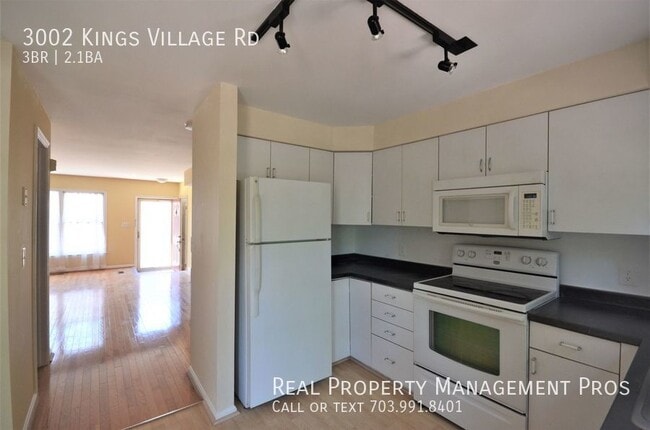 Building Photo - 3002 Kings Village Rd