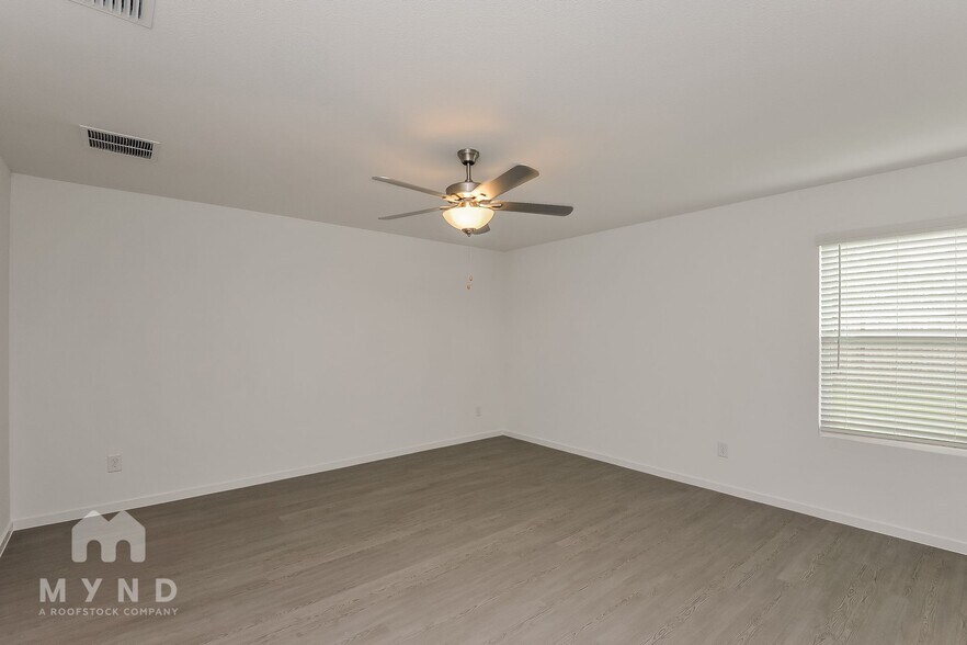 Building Photo - 2708 Mistwood Dr