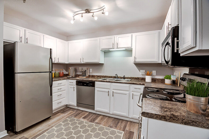 2 Bed 2 Bath Kitchen - Ashford Place