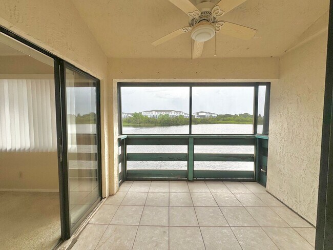 Building Photo - Winterset Condo