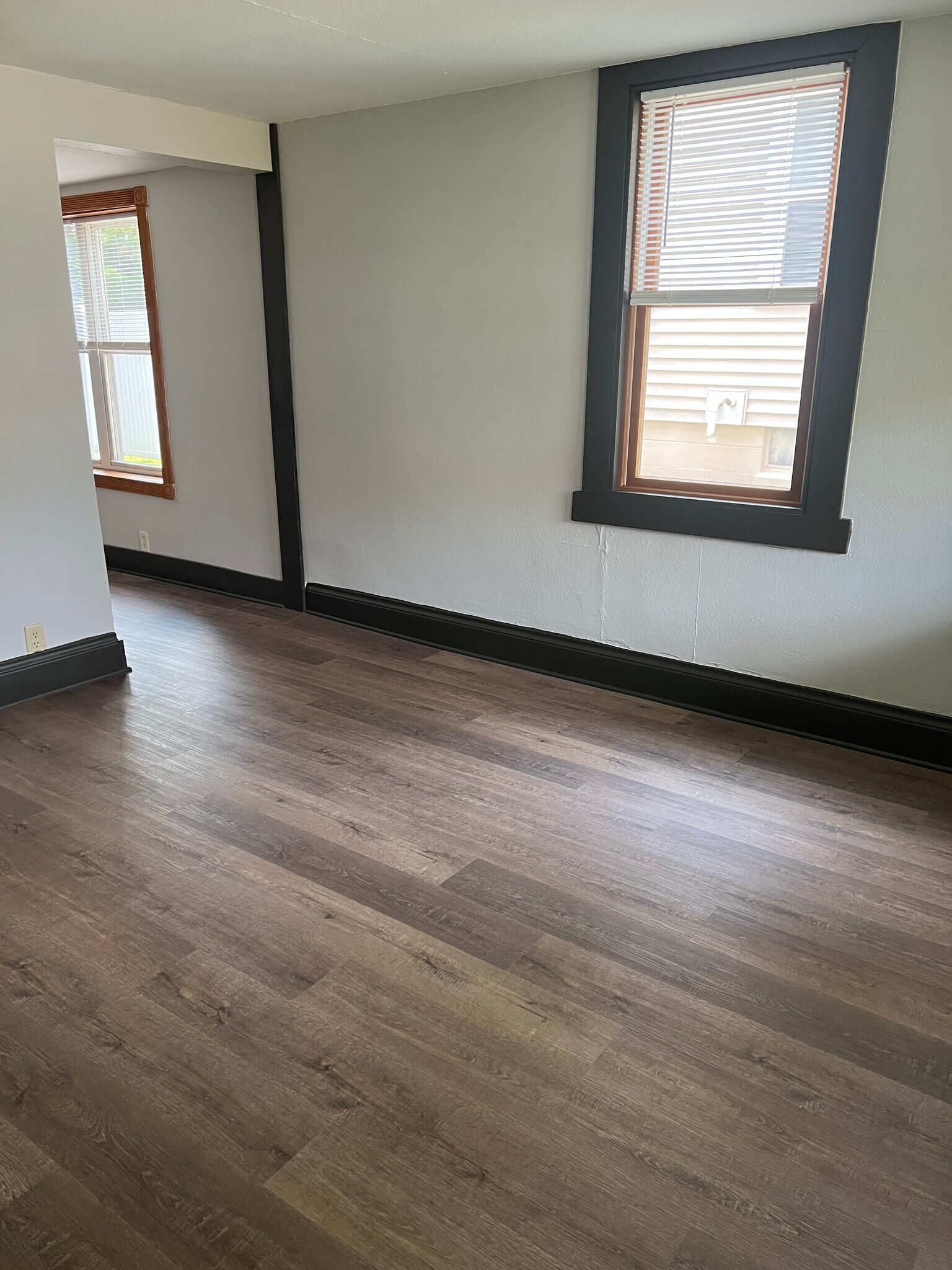 Building Photo - 703 Union St