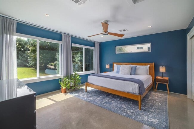Building Photo - 3610 Crosswind Dr